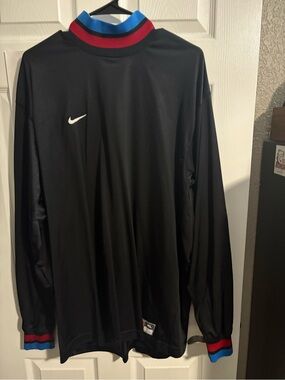 Men’s vintage Nike long sleeve mock turtleneck, goalkeeping jersey. Size XL